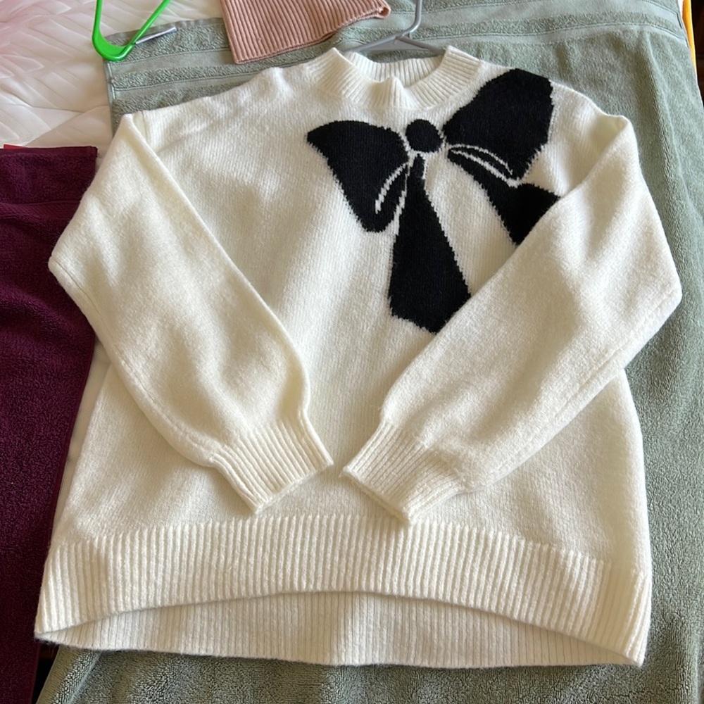 NWT LOFT bow print sweater Sz S